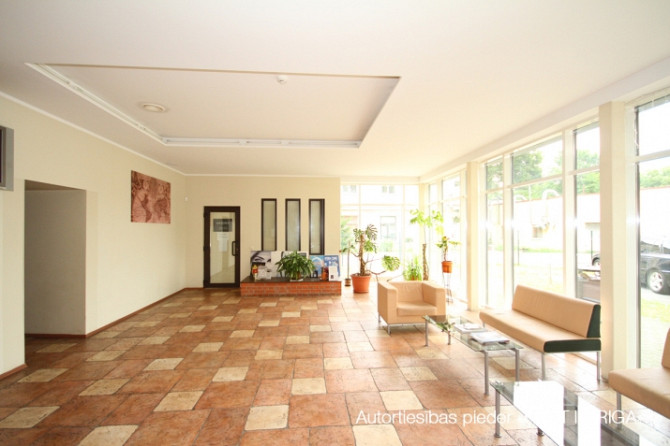 Telpas medicīnas pakalpojumu sniedzējam.  + 1. stāvā 840 m2- sastāv no priekštelpas, vāriem Rīga - foto 4