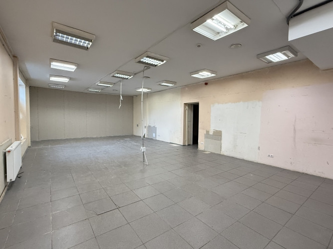 Telpas nelielai ražošanai, veikalam vai citai nodarbei.  Renovēta multifunkcionāla ēka Rīga - foto 4