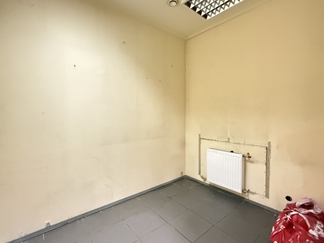 Telpas nelielai ražošanai, veikalam vai citai nodarbei.  Renovēta multifunkcionāla ēka Rīga - foto 6