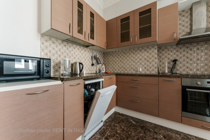Piedāvājumā plašs 4 istabu dzīvoklis kapitāli renovētā ēkā pašā Rīgas centrā. Māja Rīga - foto 7