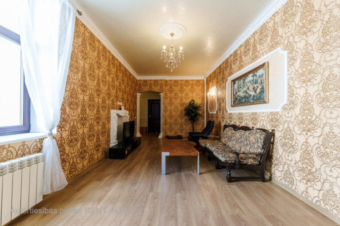 Piedāvājumā plašs 4 istabu dzīvoklis kapitāli renovētā ēkā pašā Rīgas centrā. Māja Rīga - foto 9