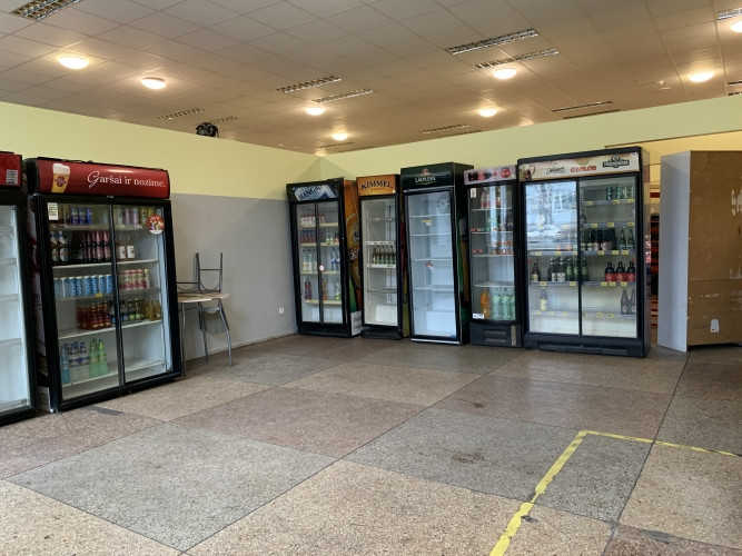 Tirdzniecības vieta nelielā tirzniecības centrā, kurš ir koncentrēts uz tirgus tipa vietām. Rīga - foto 6