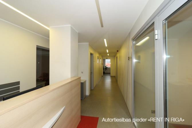 Birojs Šķirotavā.  + 2. stāvs. + Platība sastāv no koridora/recepcijas, trīs kabinetiem, Rīga - foto 2