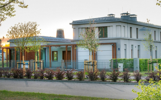 Продается дом с 4 спальнями "Villa Helenia" в проекте "Mežaparks Residence" - улица Кеlnes 8. Рига - изображение 1