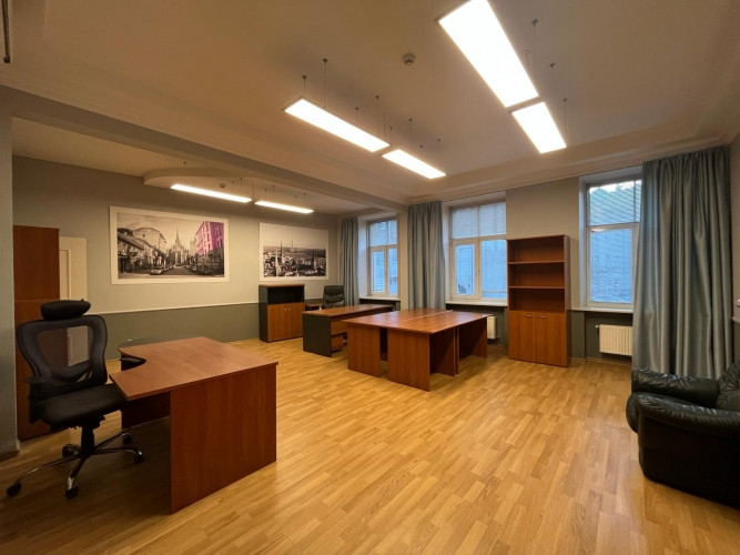 Piedāvājam īrēt plašas telpas ar dzīvoklī kopā pilsētas centrā. + platība sastāv no 2 Rīga - foto 7