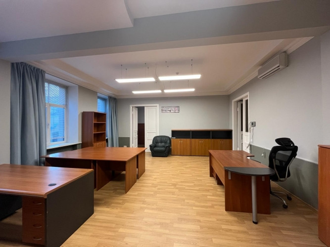 Piedāvājam īrēt plašas telpas ar dzīvoklī kopā pilsētas centrā. + platība sastāv no 2 Rīga - foto 2