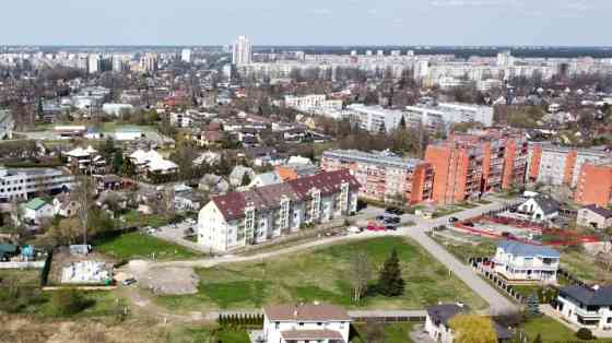 Zeme ar izsniegtu būvatļauju un projektu Dārzciemā.   Pārdošanas cena ir norādīta bez PVN.  Klusa un Рига