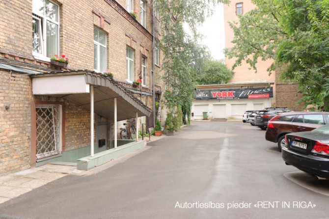 Продается здание в самом центре Риги, на улице А. Чака, 56/2, в закрытом дворе с Рига - изображение 3