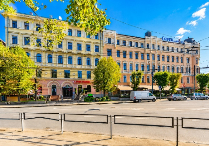 Iegādei pieejams plašs dzīvoklis pilsētas Centrā!   Gaišs un pēc kapitālā remonta Rīga - foto 10