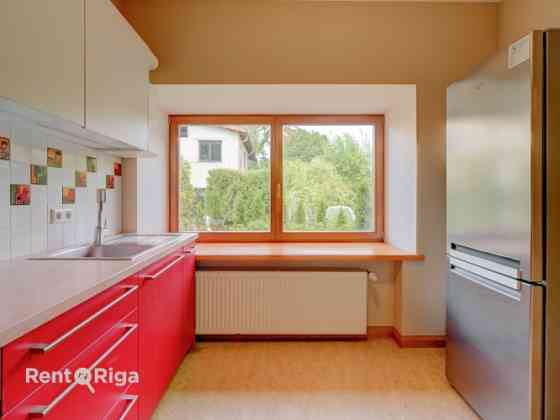 For long-term unfurnished 4-bedroom house in Teika, in a private housing area.  Layout - 1st floor - Rīga