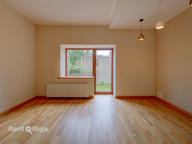 Ilgtermiņā izīrē nemēbelētu 4 guļamistabu māju Teikā, privātmāju rajonā.  Plānojums - Rīga - foto 5
