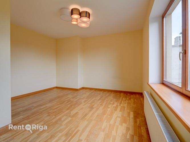 Ilgtermiņā izīrē nemēbelētu 4 guļamistabu māju Teikā, privātmāju rajonā.  Plānojums - Rīga - foto 9