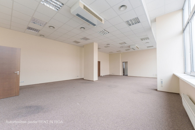 Bitoja telpas kravu ostas terminālā 