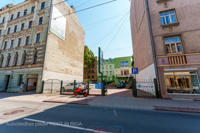 Atsevišķi stāvoša biroju/veikalu ēka Brīvības ielā 144.  Renovēta ēka 4 stāvos, bez Rīga - foto 9