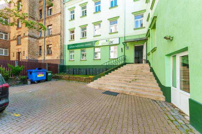Atsevišķi stāvoša biroju/veikalu ēka Brīvības ielā 144.  Renovēta ēka 4 stāvos, bez Rīga - foto 5