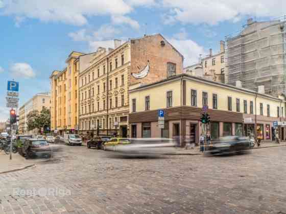 Вашему вниманию ухоженная недвижимость в центре города.  Недвижимость состоит из Рига