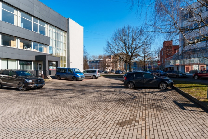 Iznomātājs ir gatavs ilgtermiņa nomniekam šo ēku renovēt un pielāgot B klases birojam. Rīga - foto 5