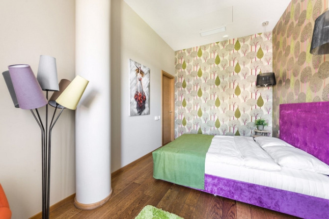 Augstas kvalitātes dzīvoklis Vecrīgas sirdī ar skatu uz Līvu laukumu.  Kapitāli Rīga - foto 9