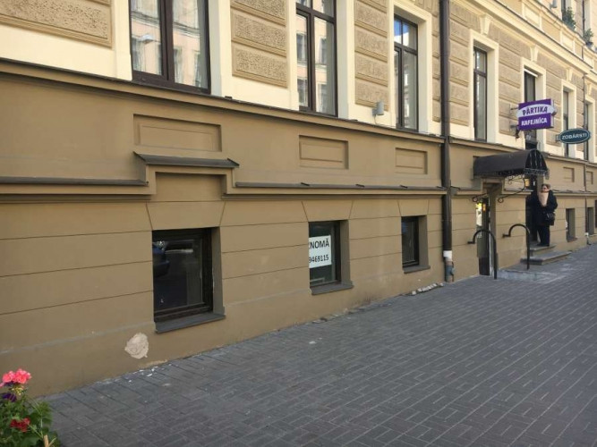 Remontētas puspagraba telpas kapitāli renovētā namīpašumā.  Blaumaņa un Tētbatas ielu Rīga - foto 7