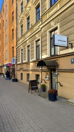 Remontētas puspagraba telpas kapitāli renovētā namīpašumā.  Blaumaņa un Tētbatas ielu Rīga - foto 1