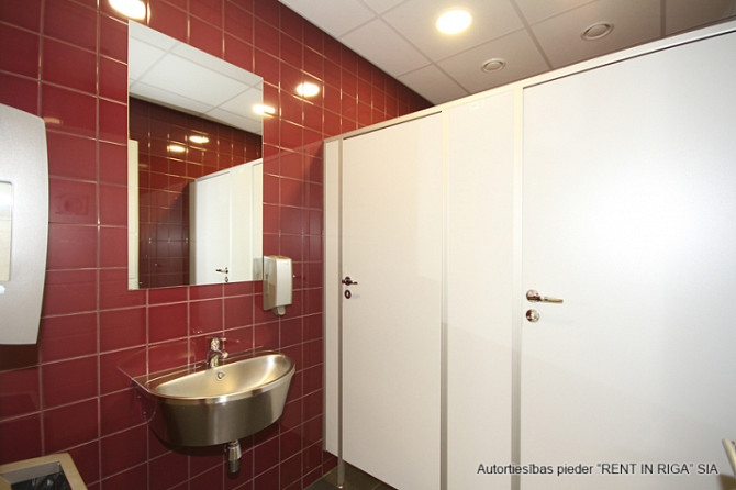 Piedāvājam nomāt biroja telpas jaunā biroja centrā. Pilnībā aprīkoti un darbam gatavi darba Rīga - foto 4