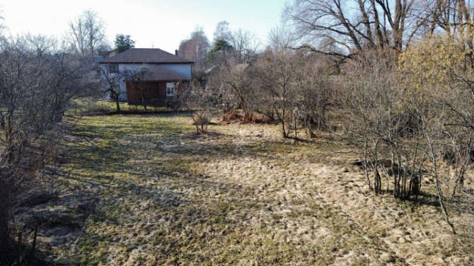 A large plot of land with an area of 2175m2 in a residential area in Melluži. 7 minutes on foot to t Юрмала - изображение 7