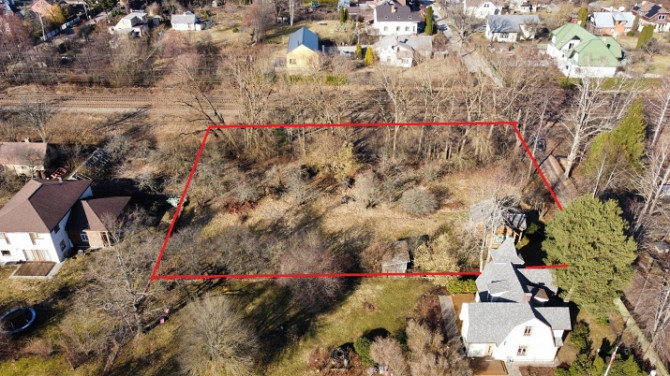 A large plot of land with an area of 2175m2 in a residential area in Melluži. 7 minutes on foot to t Юрмала - изображение 4