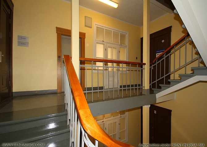 Birojs centrā, pie Dzirnavu ielas, renovētā ēkā, 4. stāvā (lifts).  Platība sastāv no Rīga - foto 8