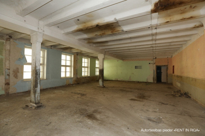 Atsevišķi stāvoša 3 stāvu ēku Centrā. Pēc renovācijas pieejama 6-8 mēnešu laikā.   + Rīga - foto 7