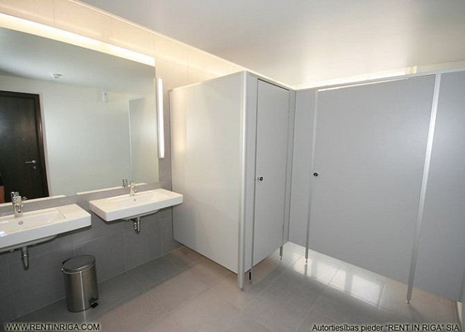 Piedāvājam nomāt birojus renovētā ēkā Tērbatas un Dzirnavu ielu krustojumā. Pilnībā Rīga - foto 9