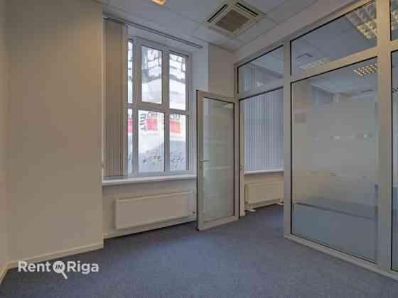 Iznomā plašas un kvalitatīvas biroja telpas Rīgas centrā, prestižā vietā pretī viesnīcai "Radisson B Rīga