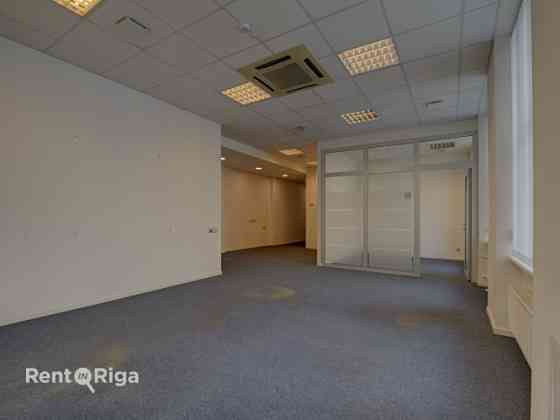 Iznomā plašas un kvalitatīvas biroja telpas Rīgas centrā, prestižā vietā pretī viesnīcai "Radisson B Rīga
