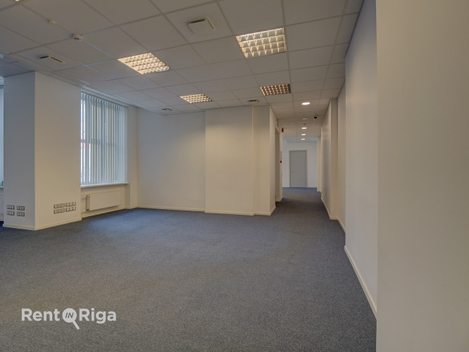 Iznomā plašas un kvalitatīvas biroja telpas Rīgas centrā, prestižā vietā pretī viesnīcai Rīga - foto 4