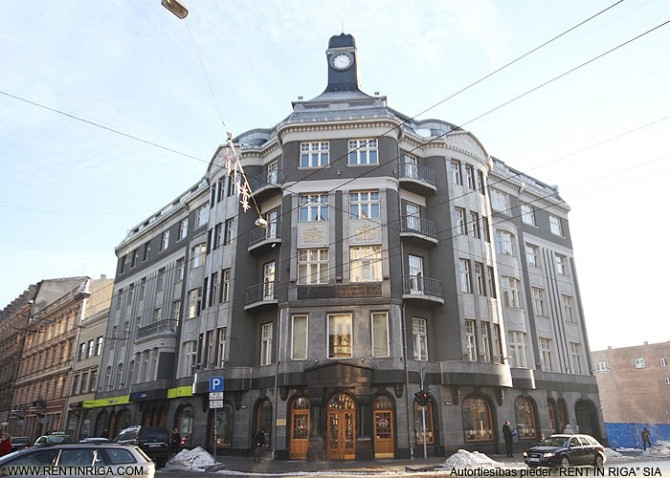 Iznomā gaišas biroja telpas centrā, Tērbatas un Dzirnavu ielu rajonā. Birojs atrodas ēkas 2. stāvā,  Рига - изображение 1