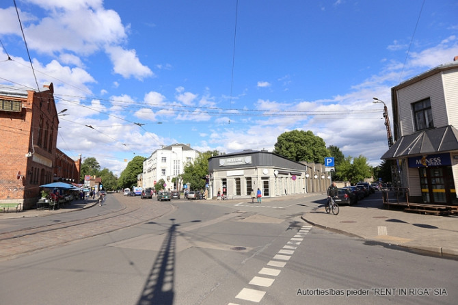 Tirdzniecības telpas pretim Āgenskalna tirgum ar ieeju no Mazās Nometņu ielas puses. Rīga - foto 1