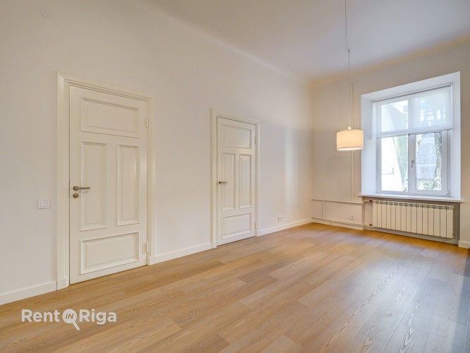 Elegants 3 istabu dzīvoklis Rīgas klusajā centrā  Klusā centra sirdī  tikai dažu soļu Rīga - foto 5