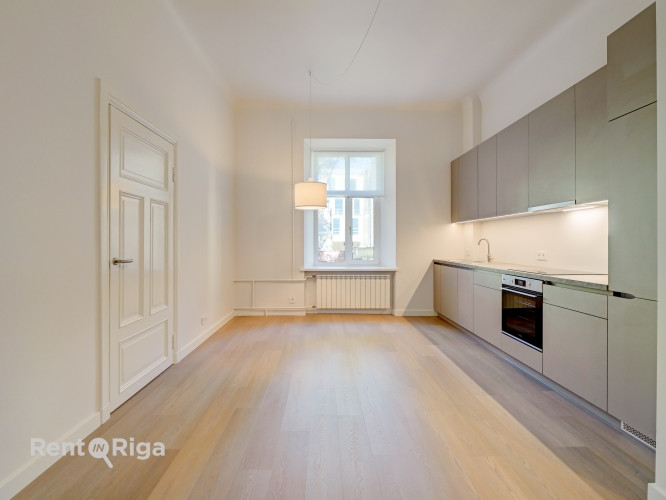Elegants 3 istabu dzīvoklis Rīgas klusajā centrā  Klusā centra sirdī  tikai dažu soļu Rīga - foto 2