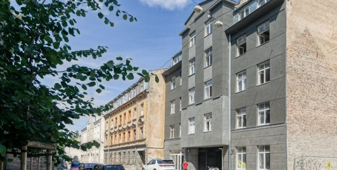 Studio dzīvoklis Rīgas centrā ar zemiem komunālajiem maksājumiem.  Tiek izīrēts studio tipa Rīga - foto 14