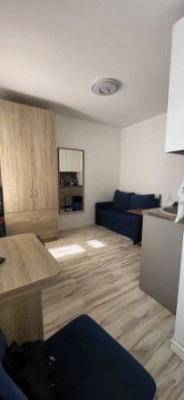 Studio dzīvoklis Rīgas centrā ar zemiem komunālajiem maksājumiem.  Tiek izīrēts studio tipa Rīga - foto 10