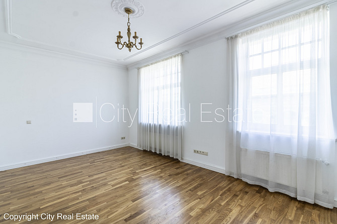 Fasādes māja, renovēta māja, slēgts pagalms, ieeja no ielas, ir lifts, kāpņu telpa pēc Rīga - foto 10