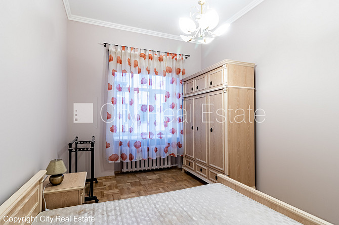 Fasādes māja, labiekārtota apzaļumota teritorija, ieeja no ielas, logi vērsti mājas abās Rīga - foto 5