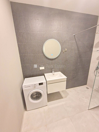 Pagalma ēka, renovēta māja, slēgts pagalms, ieeja no ielas un pagalma, ir lifts, kāpņu telpa Rīga - foto 10