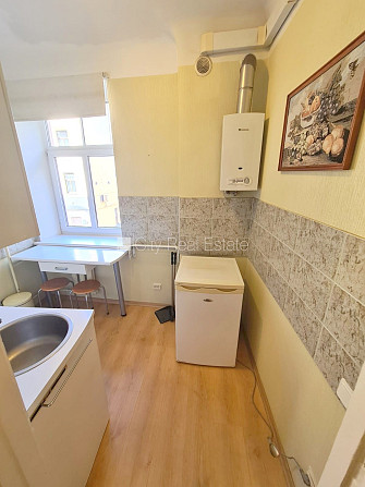 Pagalma māja, renovēta māja, slēgts pagalms, ieeja no ielas, kāpņu telpa pēc kosmētiskā Rīga - foto 11