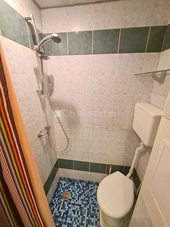Pagalma māja, renovēta māja, slēgts pagalms, ieeja no ielas, kāpņu telpa pēc kosmētiskā Rīga - foto 16