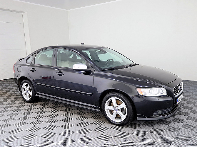 Volvo S40 R-Design Facelift 2.0 D4 100kW Tallina - foto 1
