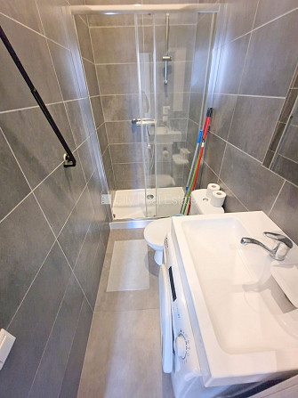 Fasādes māja, renovēta māja, slēgts pagalms, ieeja no ielas, kāpņu telpa pēc kapitālā Rīga - foto 13
