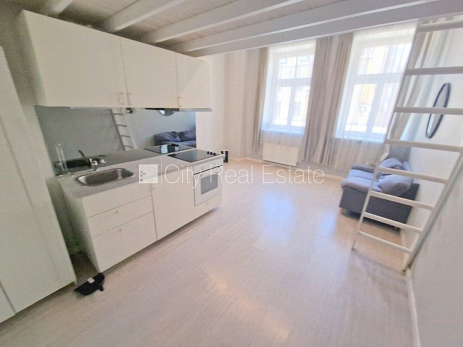 Fasādes māja, renovēta māja, slēgts pagalms, ieeja no ielas, kāpņu telpa pēc kapitālā Rīga - foto 10