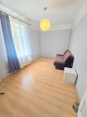 Pagalma māja, renovēta māja, slēgts pagalms, ieeja no ielas, kāpņu telpa pēc kosmētiskā Rīga - foto 9