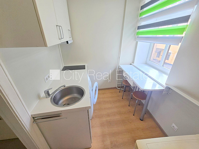 Pagalma māja, renovēta māja, slēgts pagalms, ieeja no ielas, kāpņu telpa pēc kosmētiskā Rīga - foto 11