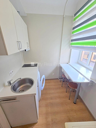 Pagalma māja, renovēta māja, slēgts pagalms, ieeja no ielas, kāpņu telpa pēc kosmētiskā Rīga - foto 1